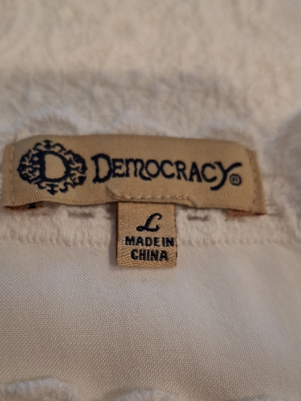 Democracy Boho White Embroidered Lace Bell Sleeve Top - Picture 11 of 12